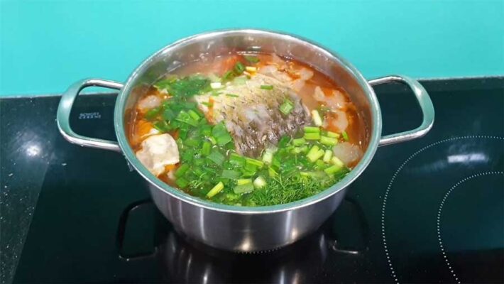 Canh Chua Cá Trắm Cỏ Nấu Sấu