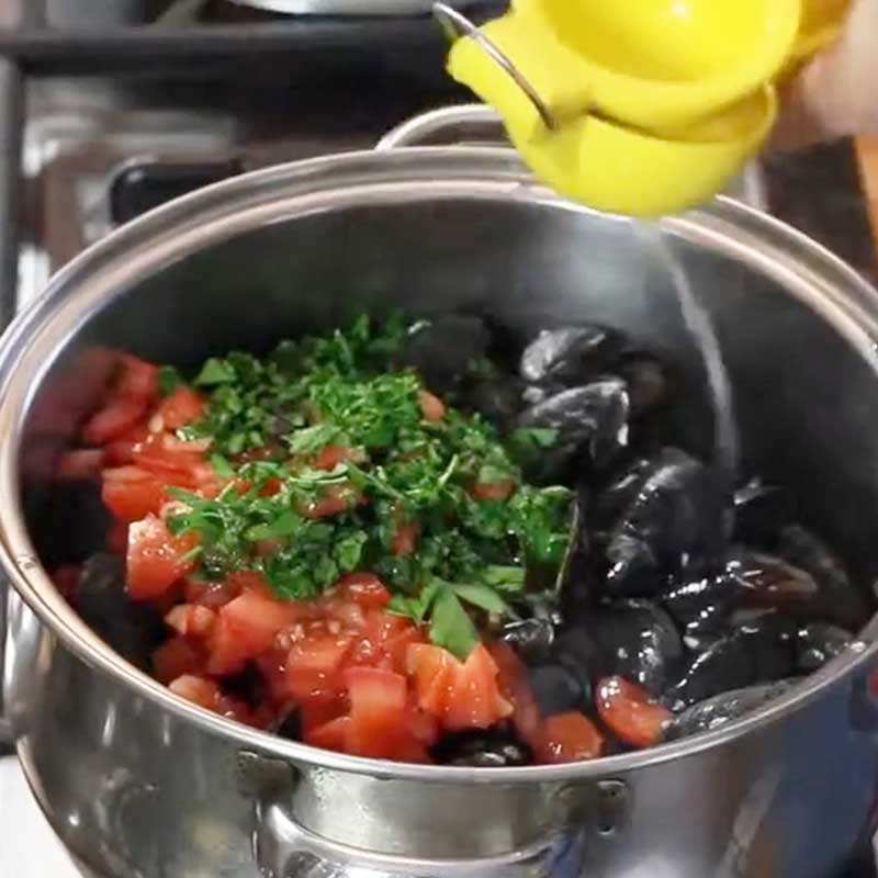 Sốt Kem Vang Trắng Chấm Kèm