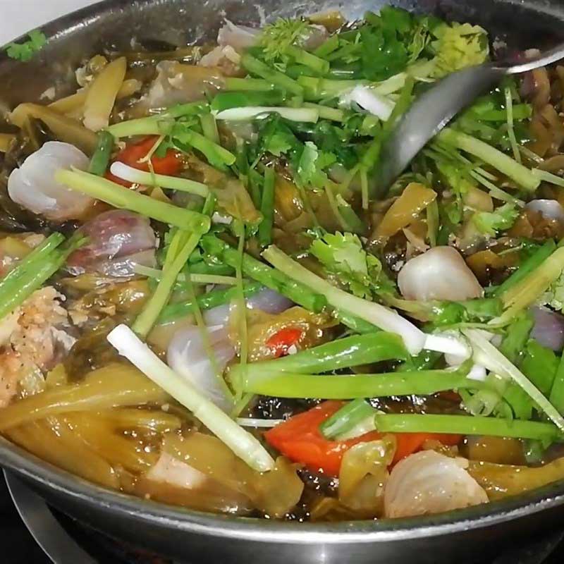 chế biến canh chua cá trắm dưa chua