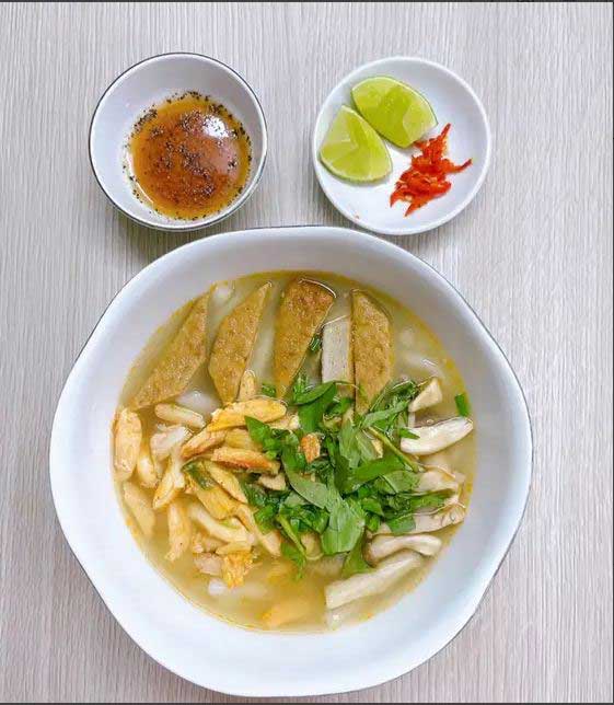 bánh canh ghẹ chả cá