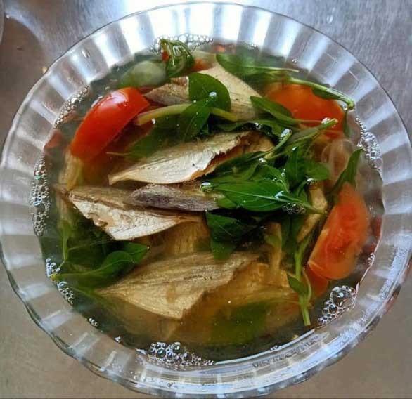 canh chua cá chỉ vàng