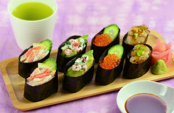 Gunkanmaki sushi cuộn rong biển