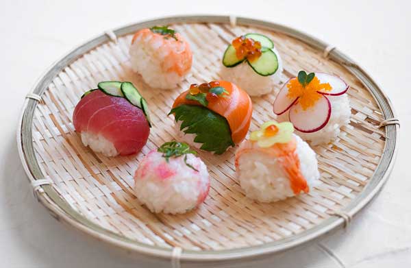 Temarizushi món sushi hình cầu