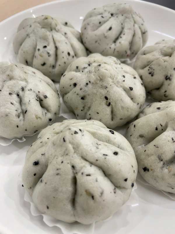 Bánh bao mè đen socola tan chảy