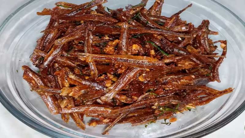 Cách chế biến khô cá cơm chiên giòn chua ngọt