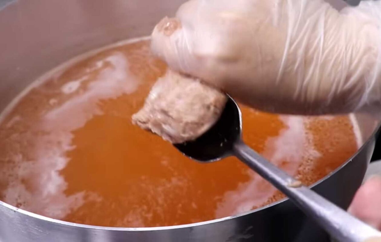 Làm chả riêu cua tròn