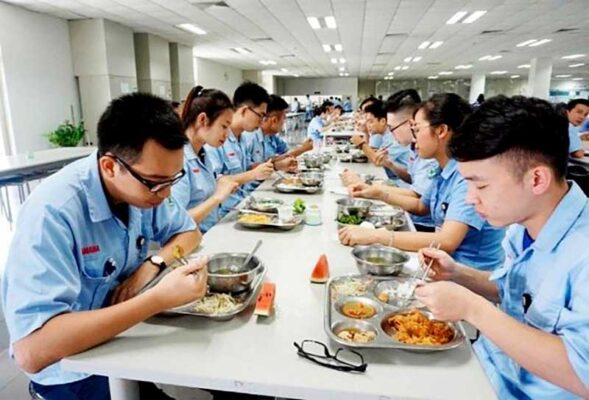 Cung cấp nguyên liệu hải sản cho bếp ăn xí nghiệp